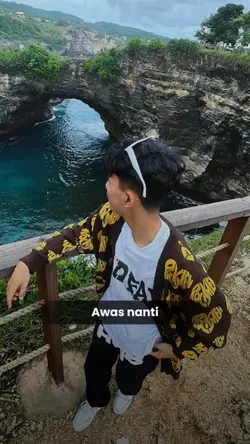 AWAS NANTI JATUH 