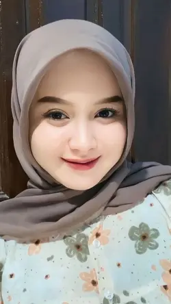 senyum manis 