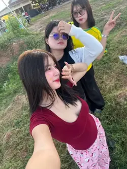 <3