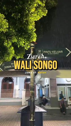 ZIARAH MAKAM WALI