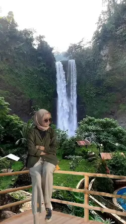 Penikmat air terjun