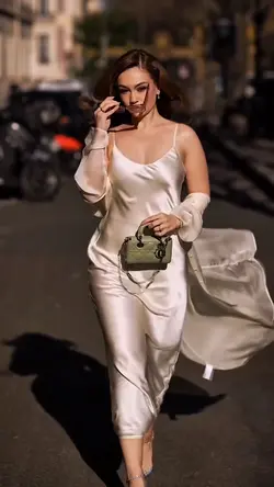 MODEL — FASHION<𝟏𝟎 ★