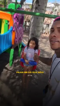 Filha me dá sua mão