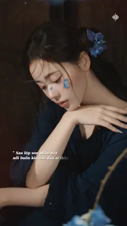 Sau lớp son phấn này