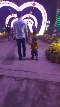 mẫu nhún nhảy