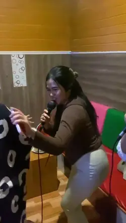nyanyi bareng teman