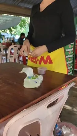 #ញ៉ែរស្រី