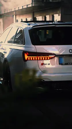 AUDI - LUXURY CAR