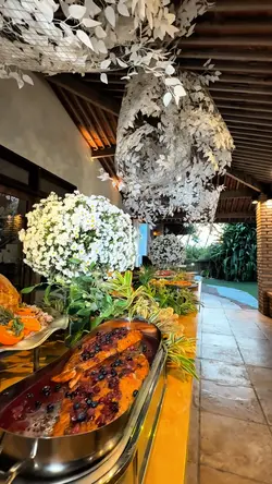 Buffet food