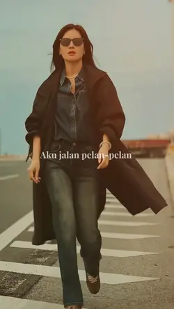 Dari bawah slowmo