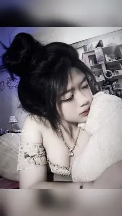 Khung hình + Lyric 