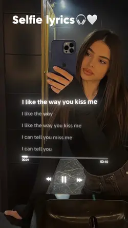 Selfie lyrics 🤍🎧