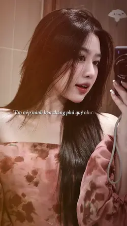 Em nép mình bên chàg