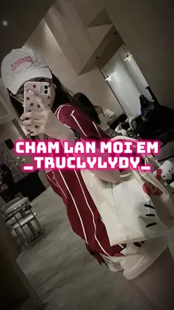 CHẠM LÀN MÔI EM
