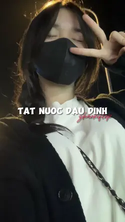 Tát nước đầu đình[2]