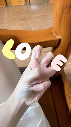 GHÉP ẢNH TAY LOVE