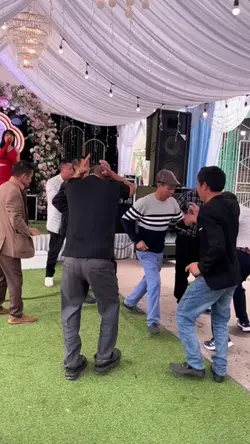 Tum Tùm Tụm Tum Xị