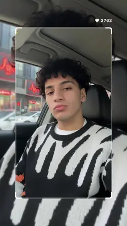 Car selfie dal sapore urbano