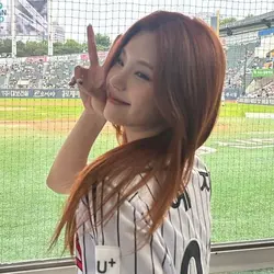 <3
