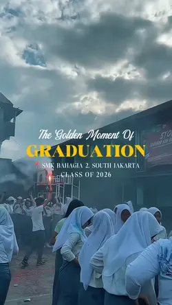 GRADUATION MOMENT
