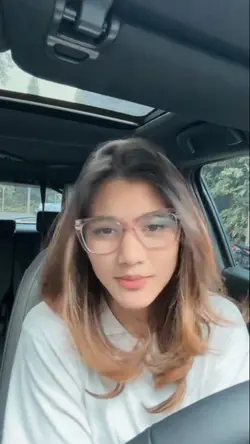 tak genggem tanganmu