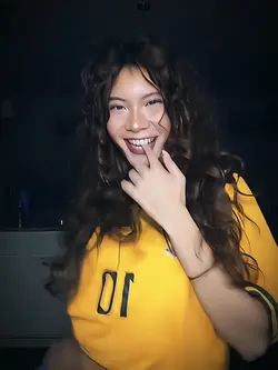 SHE GOES BY REMIX