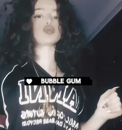 bubble gum 🫧🩷