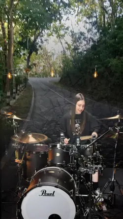 DRUMMER