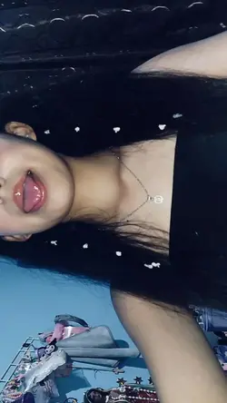 Mirándome ami