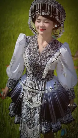 Mẫu 2 ảnh nhẹ nhàng 