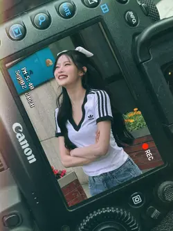 ร่มสีเทา