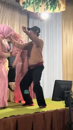 MEREBUT SERI CINTA