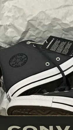 Sepatu trendy