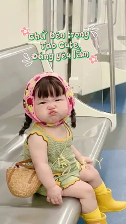 Em bé cute