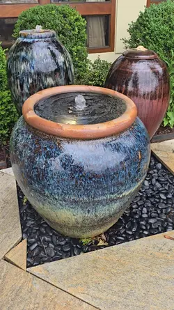 1 video, water sound
