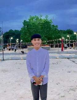 ញញឹម