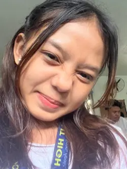 do I look like her