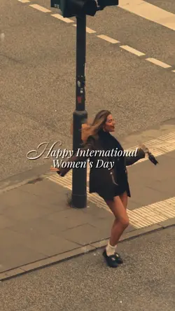 Happy woman’s da