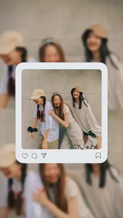 AESTHETIC FRAME 