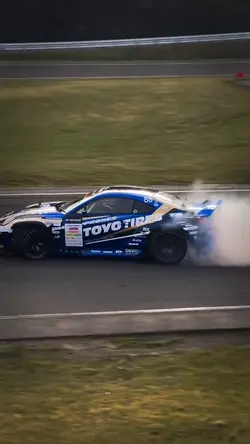 Racing car