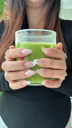nails