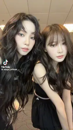 <3