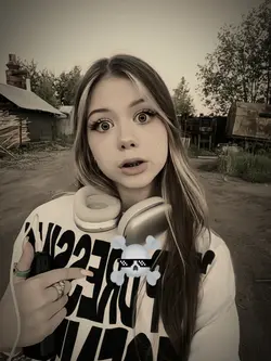 luna balla 4 clip