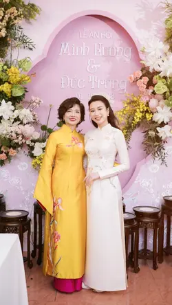 Mẫu 2 ảnh với mẹ