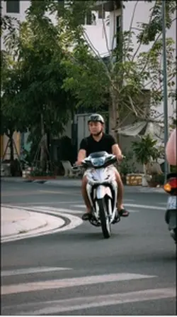 Mẫu chạy xe  9 clip 