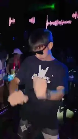 เต้นในผับมันส์ๆ ฮิตๆ