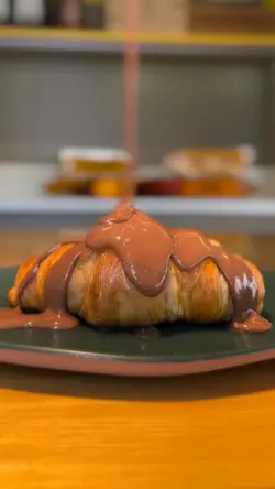 FOOD CROISSANT 