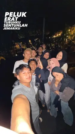 peluk erat tubuhku 