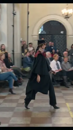 graduation slowmo