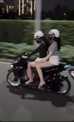 Mẫu 1 video chạy xe